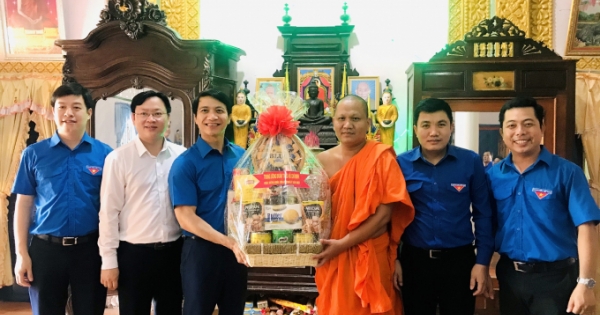 Bí thư TW Đoàn TNCS Hồ Chí Minh chúc Tết đồng bào dân tộc Khmer tại Trà Vinh