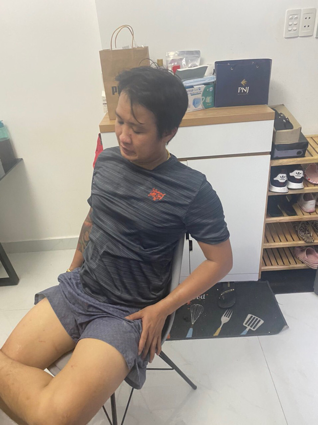 Đối tượng Tuấn lúc bị lực lượng chức năng bắt giữ.