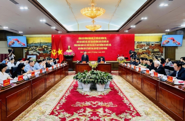 Chủ tịch Quốc hội Vương Đình Huệ kiểm tra công tác chuẩn bị bầu cử tại thành phố Hải Phòng