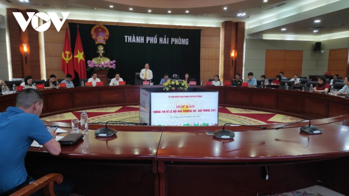 16-4_hop_bao_le_hoi_hoa_phuong_do