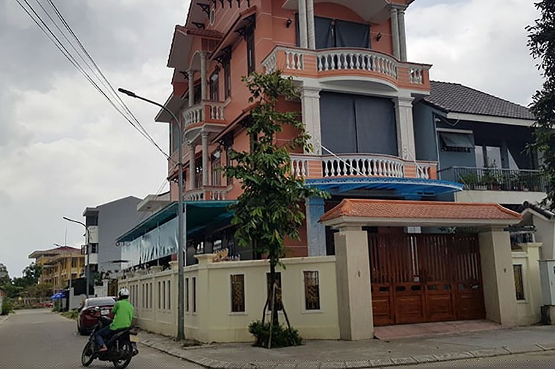 Lô đất A7 được xây dựng căn nhà ba tầng. Ảnh: NGUYỄN DO