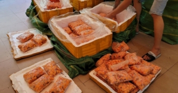 Hàng tấn đặc sản trứng gà non hôi thối tuồn vào nhà hàng