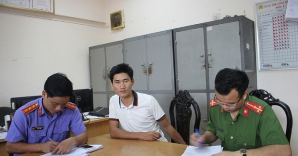 Bắt giữ hành lý có chứa 9 bánh ma túy