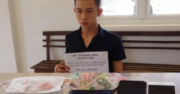 Giấu ma túy trong khẩu trang y tế mang đi bán