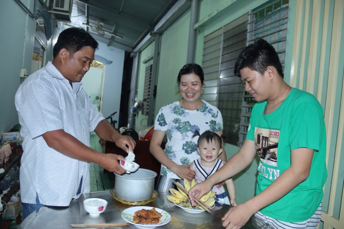 6843a61bf1e203bc5af3