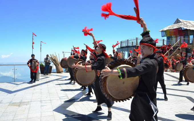 Khu du lịch Sun World Fansipan Legend giảm tới 73% giá vé cáp treo cho du khách là người dân Tây Bắc.