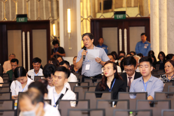 Tham dự đại hội, các cổ đông bày tỏ sự vui mừng trước kết quả kinh doanh ấn tượng năm 2020 của SHB