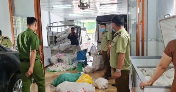 An Giang: Thu giữ hơn 3 tấn thực phẩm chay không rõ nguồn gốc