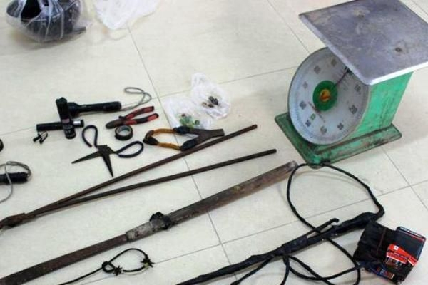 Các dụng cụ dùng để bắt trộm chó