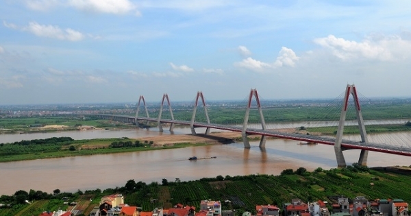 Cấp phép xây dựng bãi ngoài đê sông Hồng: Hiểu đúng quy định