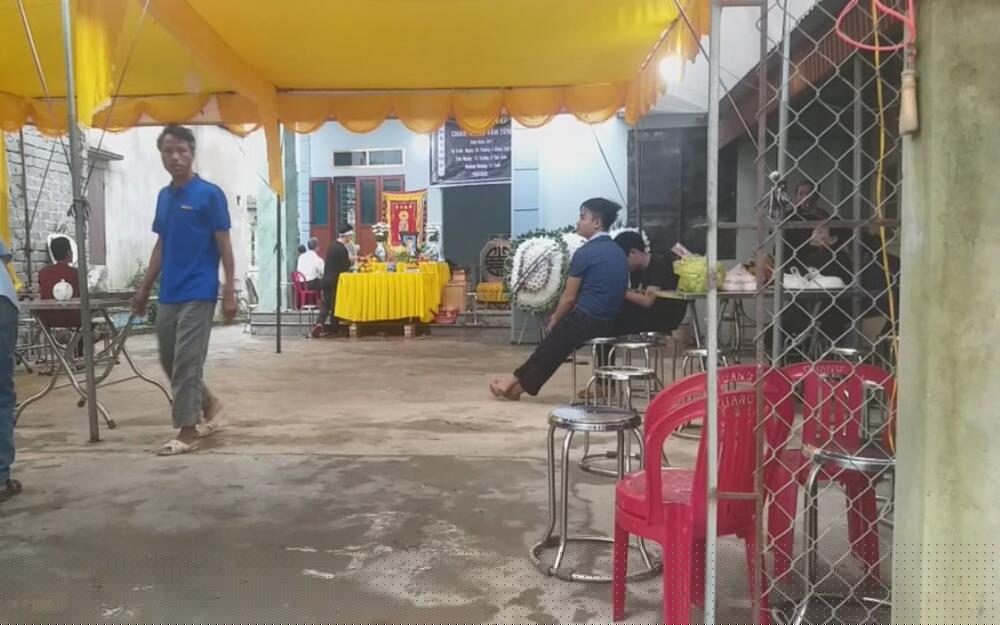 Gia đình tổ chức tang lễ cho cháu bé 11 tuổi