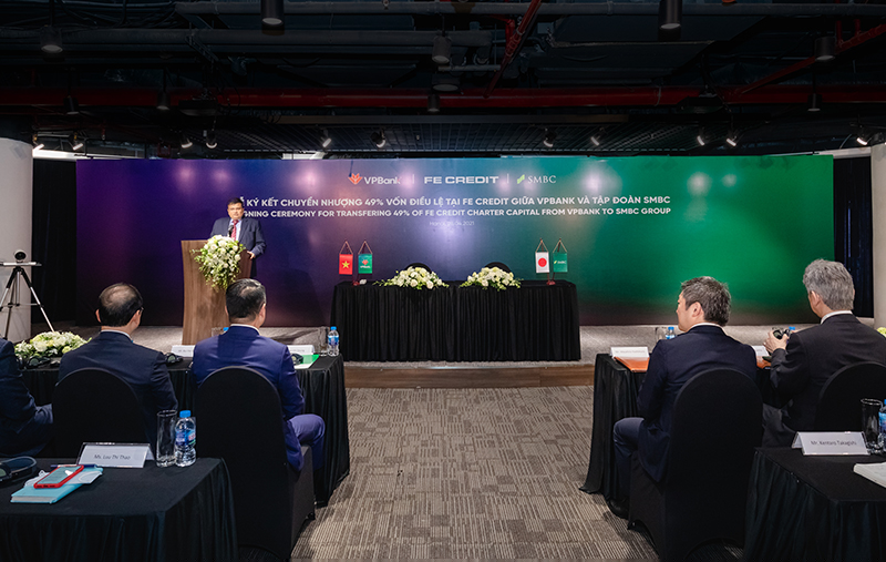 Ông Kalidas Ghose - Tổng giám đốc FE Credit phát biểu tại lễ ký kết