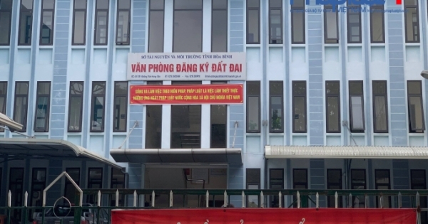 Cách hết các chức vụ trong Đảng với GĐ Văn phòng Đăng ký đất đai tỉnh Hòa Bình