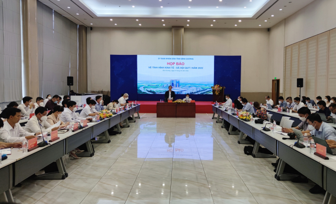 Toàn cảnh buổi họp báo.