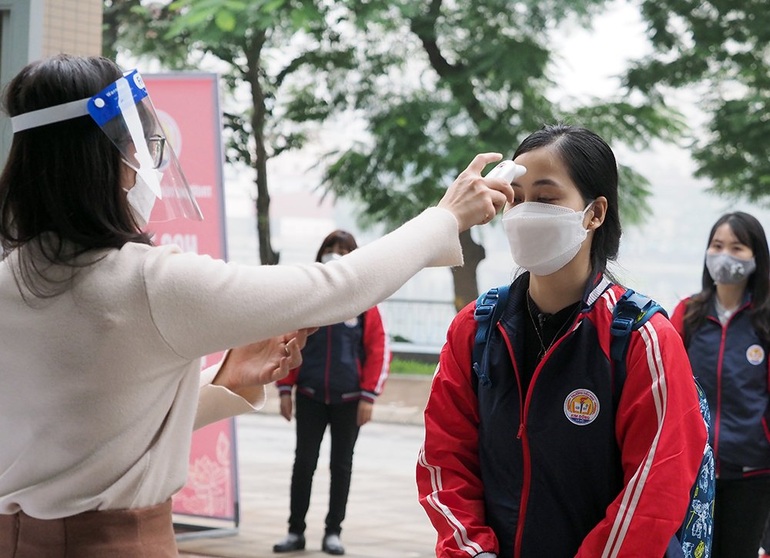 Việc đóng cửa trường học kéo dài dẫn đến tình trạng sang chấn tâm lý, trầm cảm ở học sinh (Ảnh: Đ. Thuận).