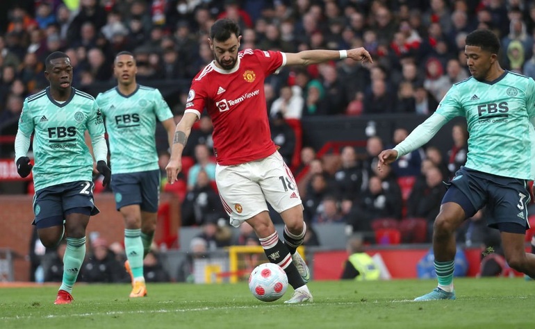 Bruno Fernandes được xếp ở vị trí trung phong trong đội hình xuất phát của Man Utd (Ảnh: Getty).