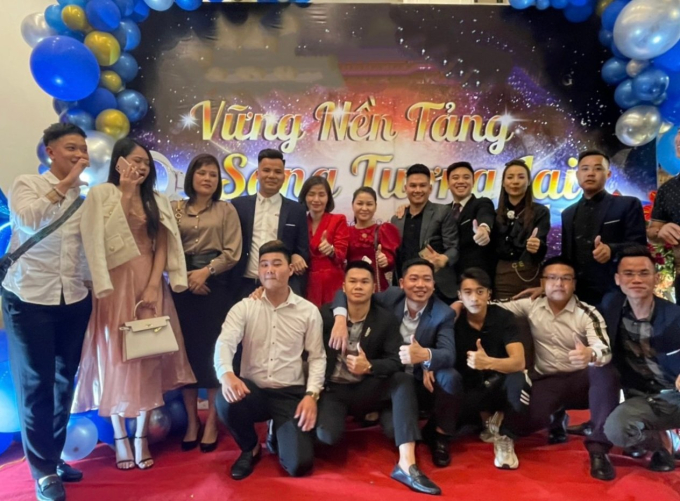 Hiện tại, C&ocirc;ng ty Đất Vi&ecirc;t TND c&oacute; đến 40 c&aacute;n bộ, nh&acirc;n vi&ecirc;n vừa nắm vững chuy&ecirc;n m&ocirc;n, vừa d&agrave;y dặn kinh nghiệm trong lĩnh vực kinh doanh bất động sản.