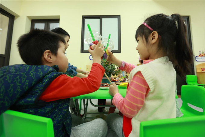 Phụ huynh Hà Nội mong trẻ mầm non được đi học trở lại sau gần 1 năm ở nhà.