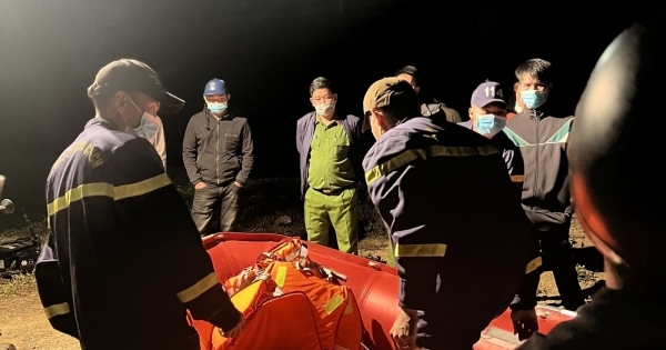 Tìm thấy thi thể nam thanh niên đuối nước tại hồ sau 12h tìm kiếm