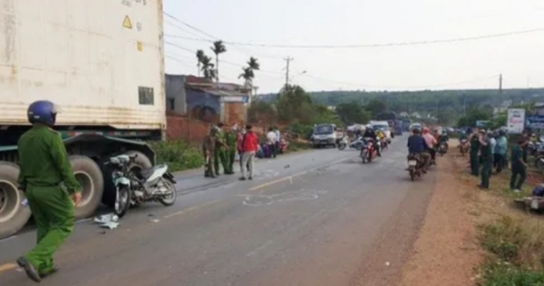 Gia Lai: 3 người thương vong sau khi va chạm liên hoàn với container