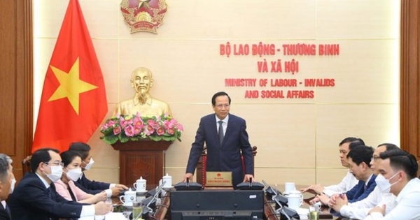 Bộ trưởng Bộ Lao động - Thương binh và Xã hội bổ nhiệm hàng loạt cán bộ, công chức cấp vụ