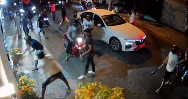 Khởi tố nhóm đối tượng dùng súng và dao tự chế để giải quyết mâu thuẫn