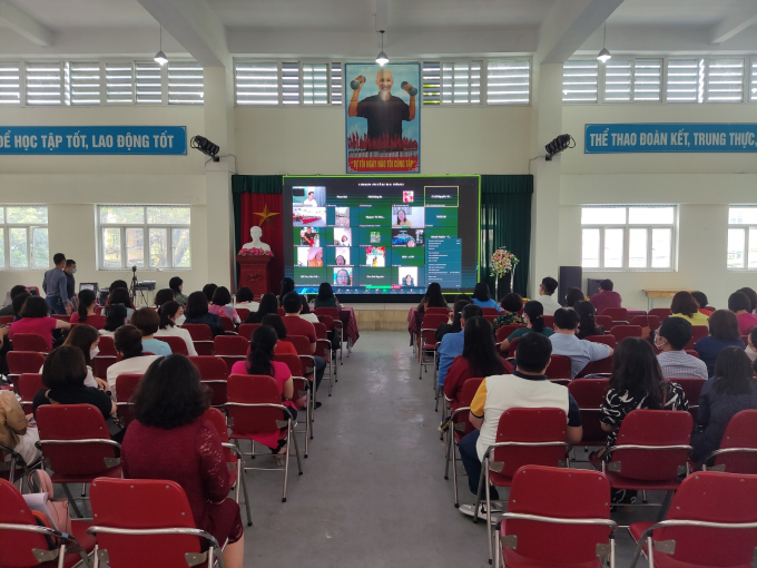 Các báo cáo đã tập trung nêu bật những thuận lợi, khó khăn, thực trạng, ưu điểm, tồn tại về ứng dụng CNTT trong quản lí, dạy học, kiểm tra đánh giá và sử dụng các phần mềm phục vụ công tác giáo dục ở các trường học thuộc quận.