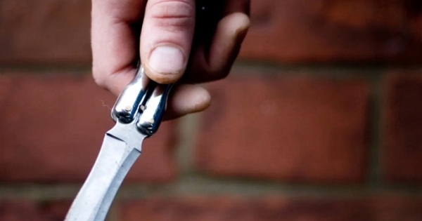 Đâm trọng thương nhân viên giao hàng để cướp trang sức trị giá 100 triệu đồng