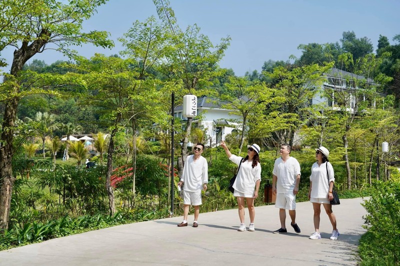 Việc được sống giữa thiên nhiên sẽ giúp mỗi người tái tạo năng lượng, cải thiện cả sức khỏe về thể chất lẫn tinh thần.