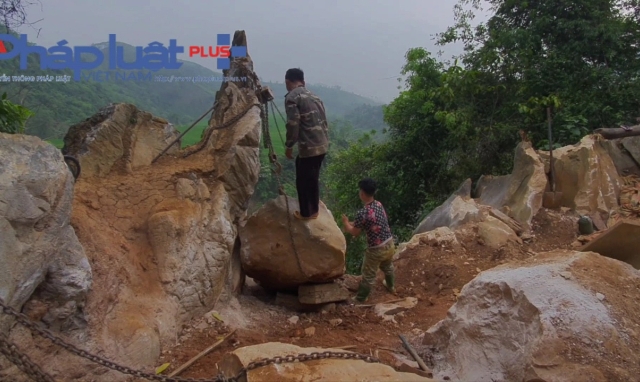 Yên Bái: Giỡn mặt tử thần, kiếm tiền kiểu chụp giật từ khai thác đá cảnh