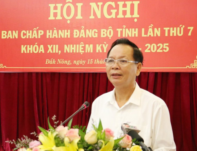Ông Ngô Thanh Danh - Bí thư Tỉnh ủy - Trưởng Đoàn ĐBQH tỉnh đề nghị cấp ủy các cấp đẩy mạnh hơn nữa xây dựng, chỉnh đốn Đảng và hệ thống chính trị toàn diện.