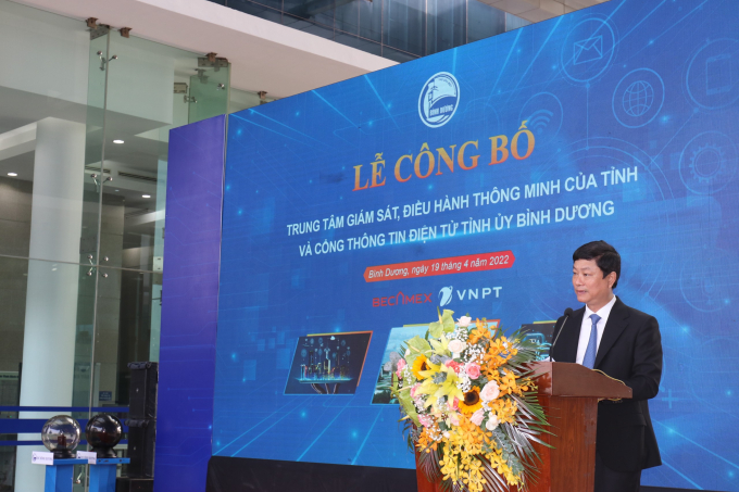 Chủ tịch UBND tỉnh Võ Văn Minh nhấn mạnh, sự kiện đánh dấu một bước phát triển mới trong quá trình chuyển đổi số, xây dựng đô thị thông minh bền vững trên địa bàn tỉnh.