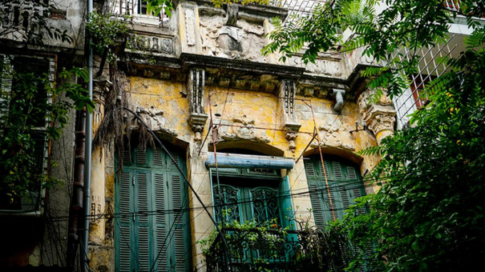 biet-thu-cu-nat-nha-co-cho-sap-dem-khong-xue-o-ha-noi-36-pho-phuong-anh-2-1617690743-534-width1004height669-9229