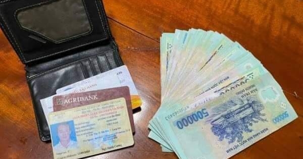 Trung sĩ công an tỉnh Lạng Sơn trả lại 30 triệu đồng cho người bị đánh rơi