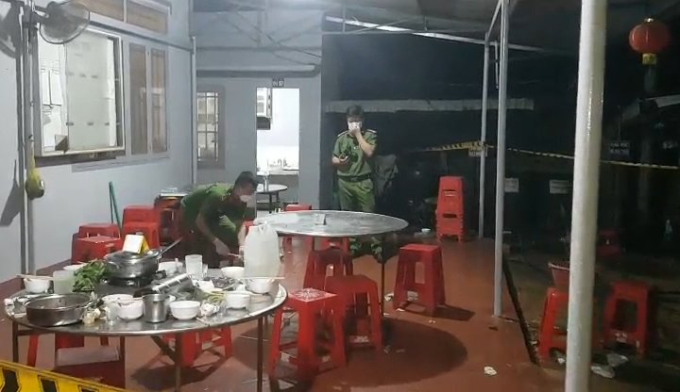 Lực lượng chức năng tổ chức khám nghiệm hiện trường vụ án mạng