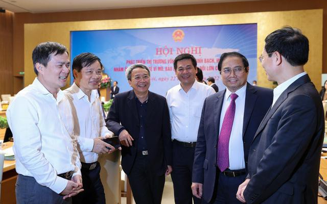 Thủ tướng: Không hình sự hóa quan hệ dân sự, bảo vệ nhà đầu tư chân chính