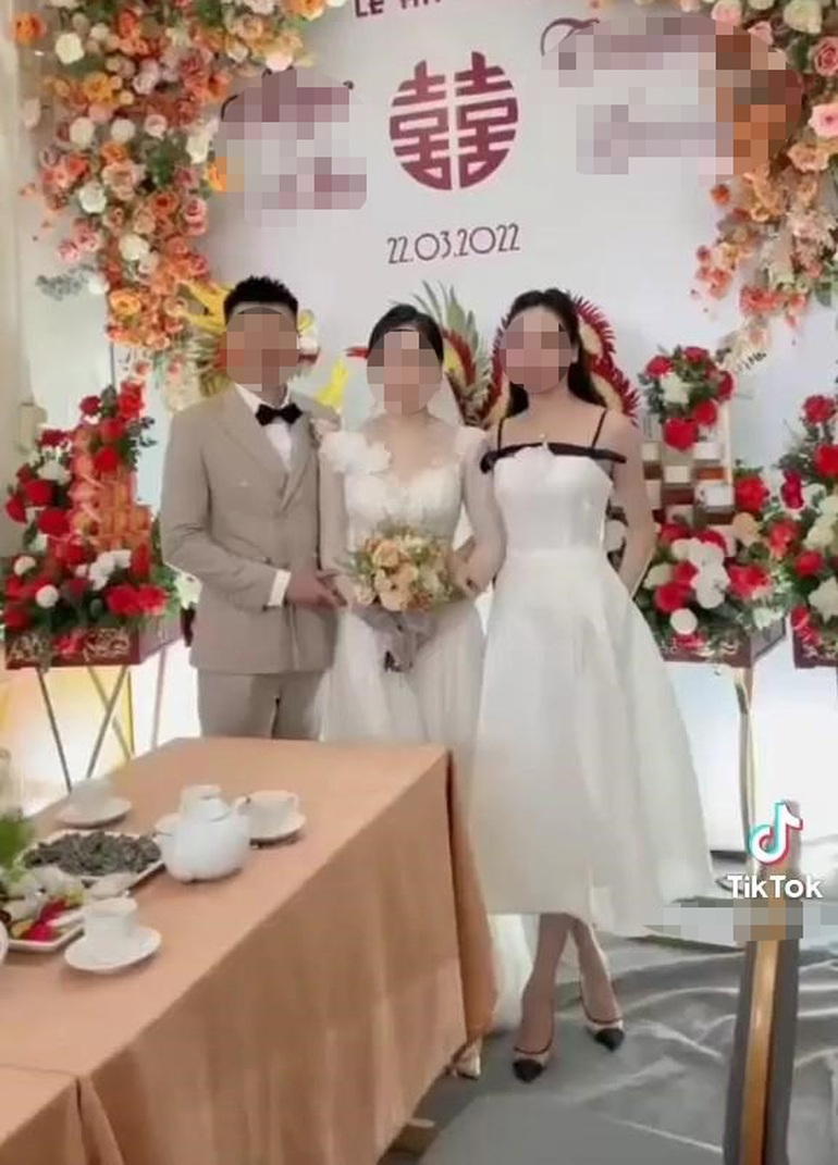 Chiếc v&aacute;y trắng g&acirc;y tranh c&atilde;i tr&ecirc;n TikTok (Ảnh: Tiktok Sunny Daily).