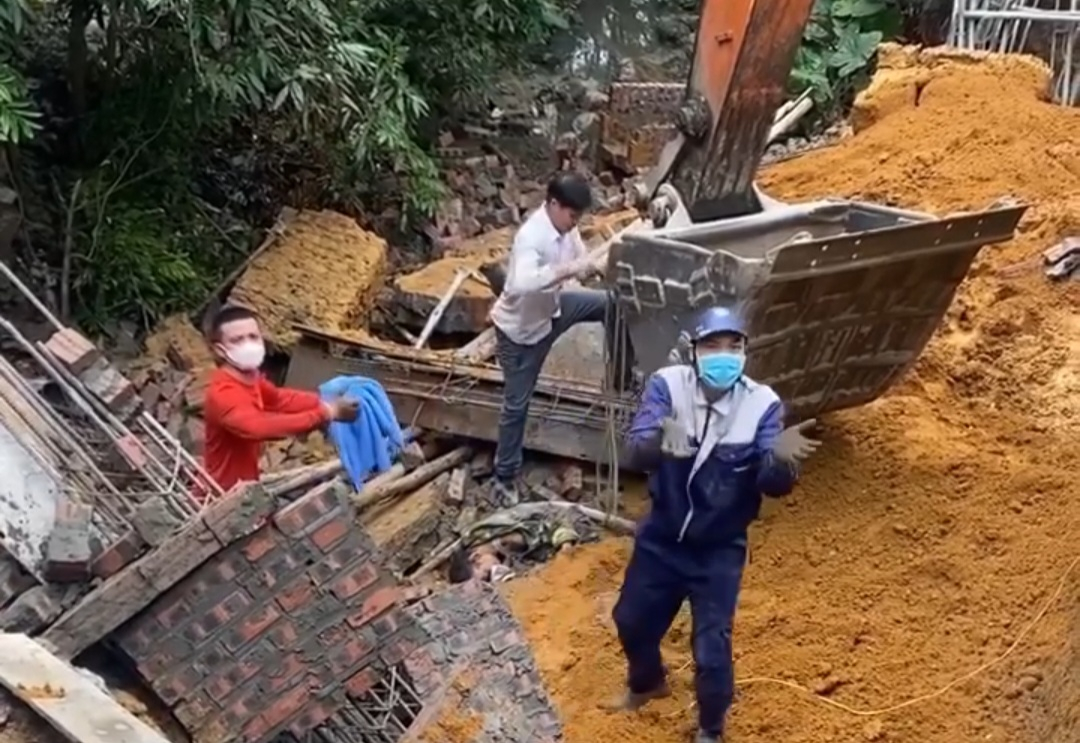 z4237487735020_d485f50f568ca0d41d7ac6ce3b1670fc