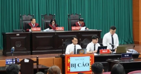 Xét xử phúc thẩm vụ án buôn lậu 200 triệu lít xăng