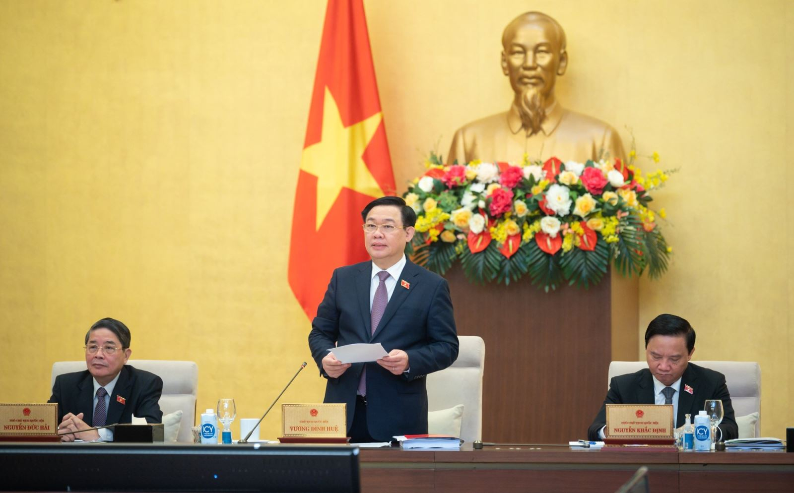 ChutichQHVuongDinhHue