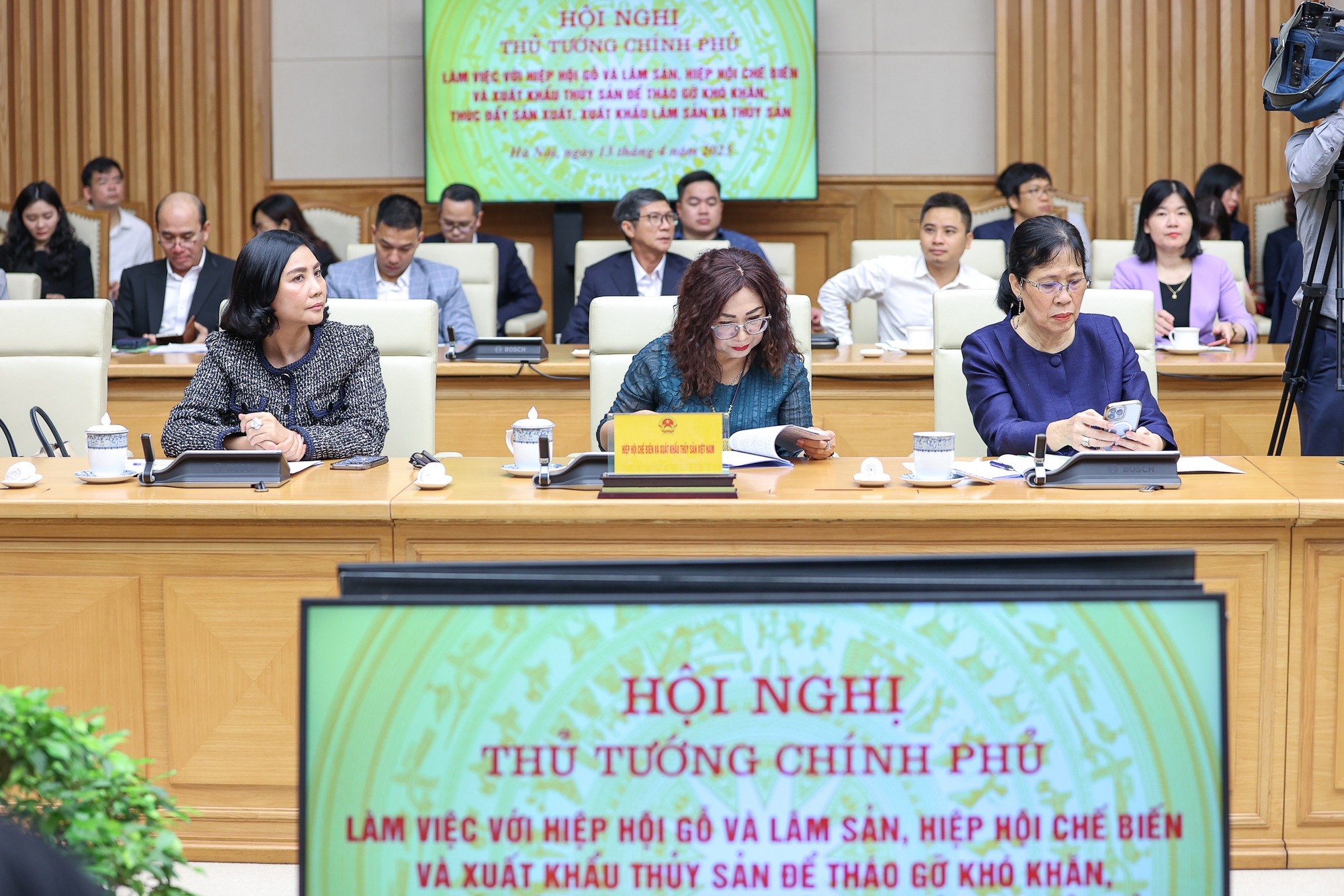 Thủ tướng: Hỗ trợ thực chất để thủy sản, lâm sản đạt 27,5 tỷ USD xuất khẩu - Ảnh 4. Thủ tướng: Hỗ trợ thực chất để thủy sản, lâm sản đạt 27,5 tỷ USD xuất khẩu - Ảnh 4.