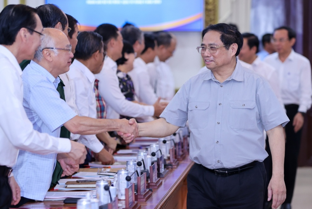 Thủ tướng Phạm Minh Ch&iacute;nh chủ tr&igrave; cuộc l&agrave;m việc của Thường trực Ch&iacute;nh phủ với Ban Thường vụ Th&agrave;nh ủy TPHCM s&aacute;ng 16/4 - Ảnh: VGP/Nhật Bắc