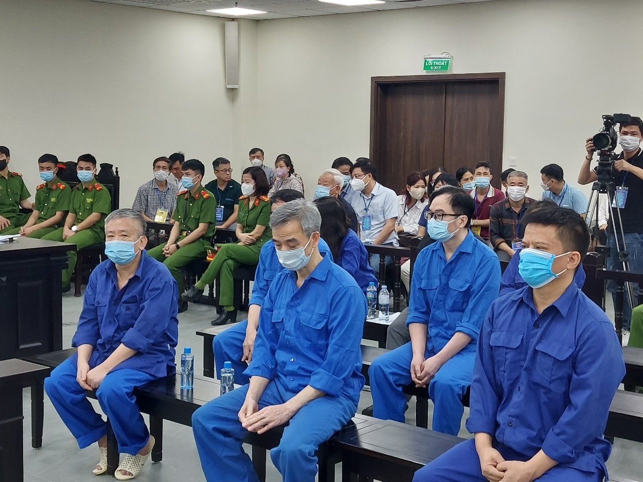 z4271053682050_f82ecaf1bfafdad194f49c863c2eb700 (1)