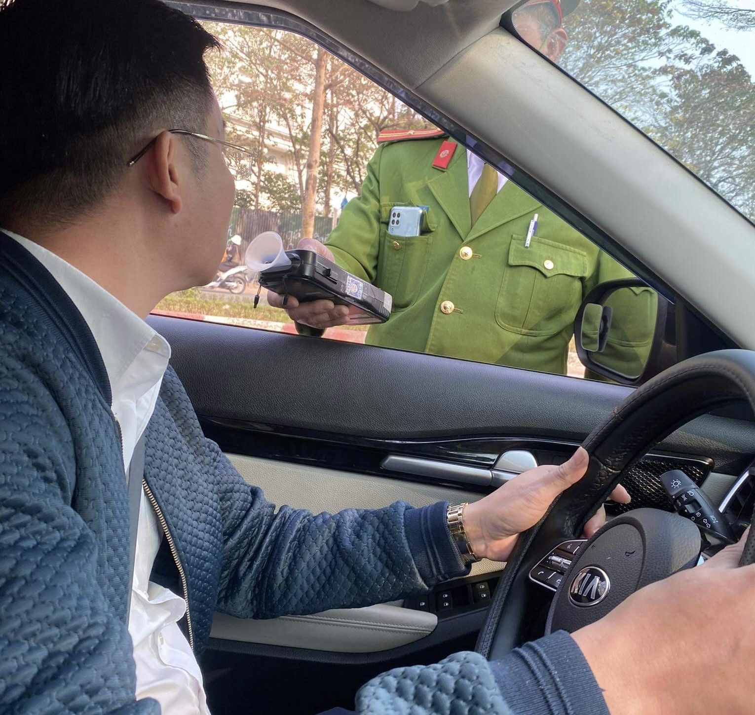 605A525A-5E77-43D4-A501-FB5D465ACEF9.