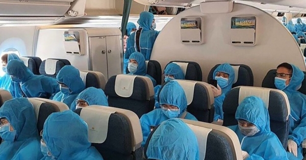 54 người trong vụ "chuyến bay giải cứu" bị truy tố