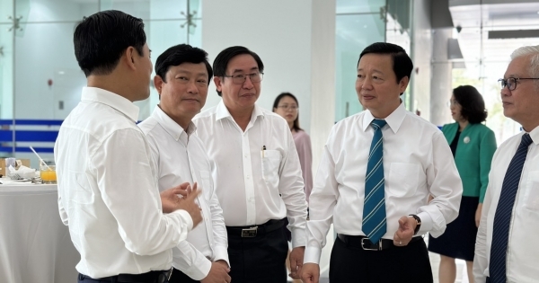 Khai mạc hội nghị phát triển giáo dục và đào tạo vùng Đông Nam Bộ