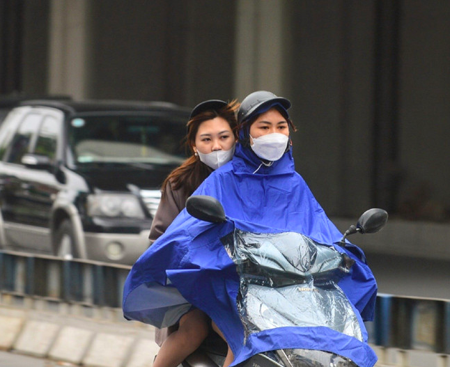 Hà Nội chuyển mưa, nhiệt độ hạ thấp nhất 21 độ.