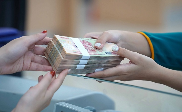 Hỗ trợ tháo gỡ khó khăn cho khách hàng vay phục vụ nhu cầu đời sống, tiêu dùng