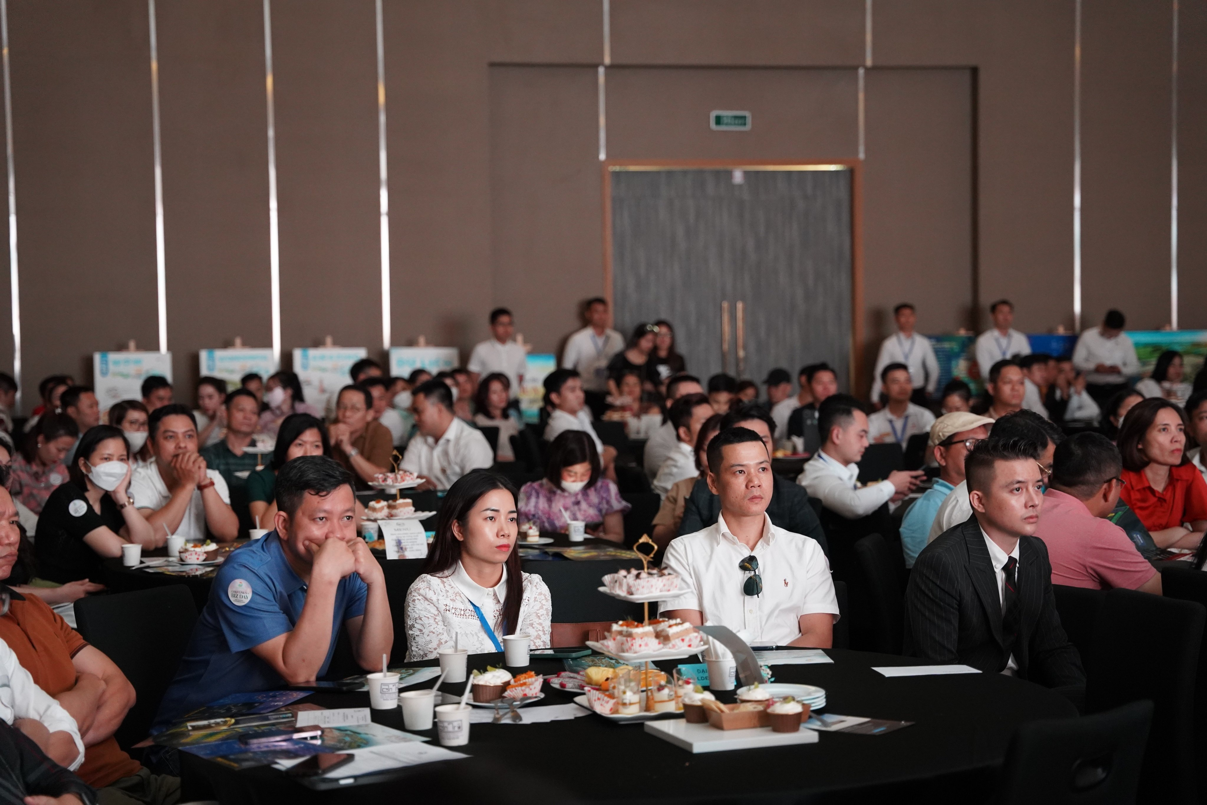 Gần 300 nhà đầu tư và khách hàng tham gia Ngày hội kết nối mô hình kinh doanh.