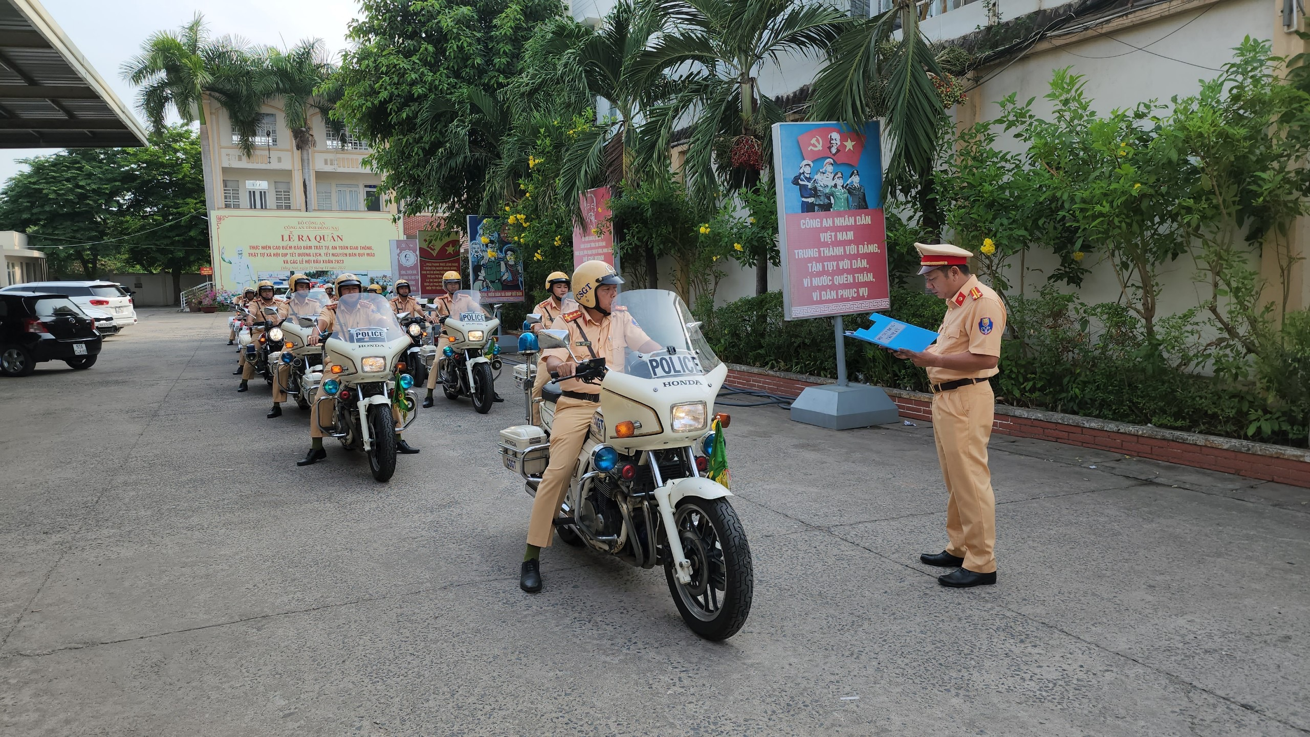 Ph&ograve;ng Cảnh s&aacute;t giao th&ocirc;ng - C&ocirc;ng an tỉnh Đồng Nai  ra qu&acirc;n s&aacute;ng 29/4.